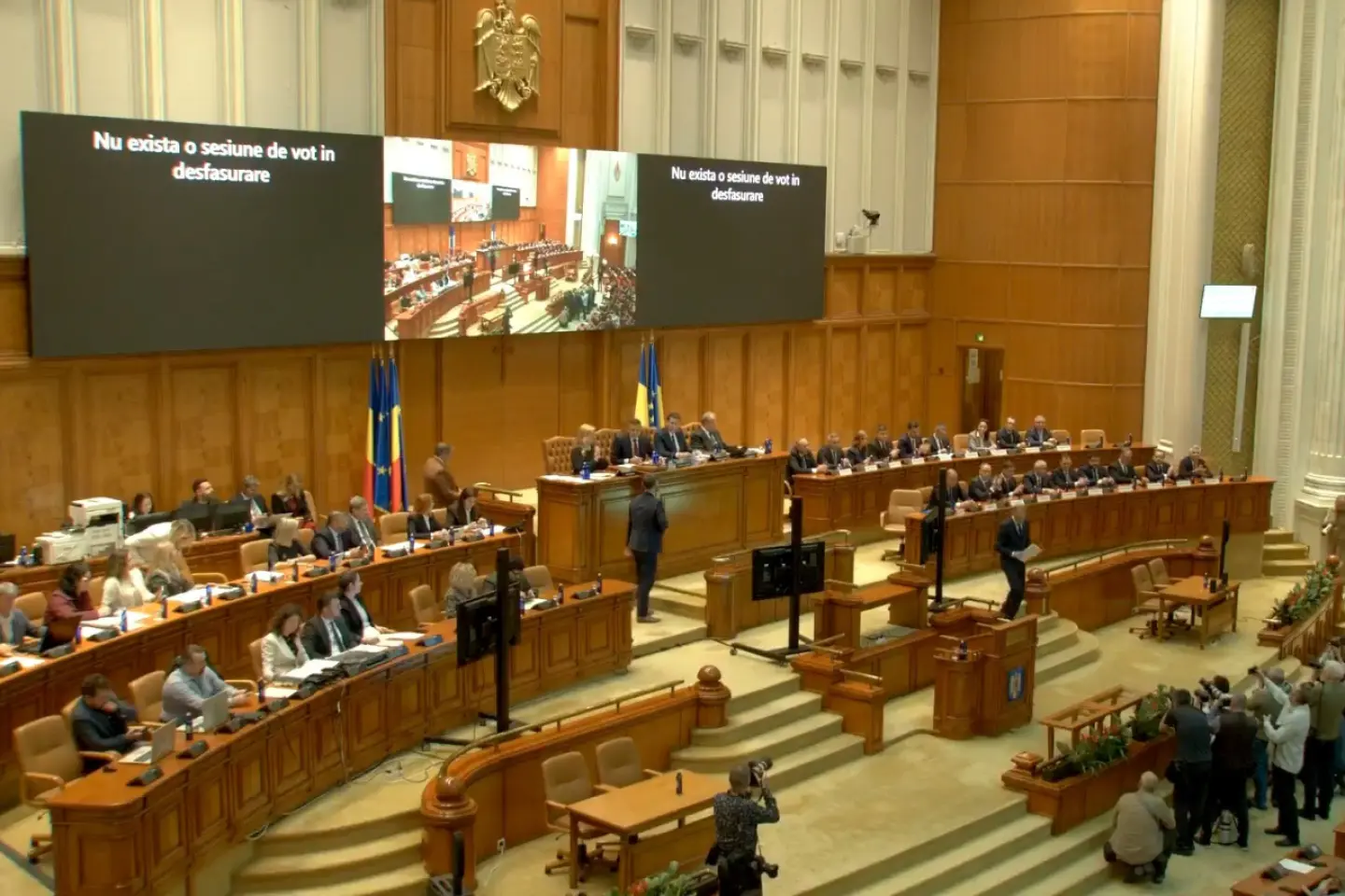 Guvernul Luca Niculescu, învestit de Parlamentul României