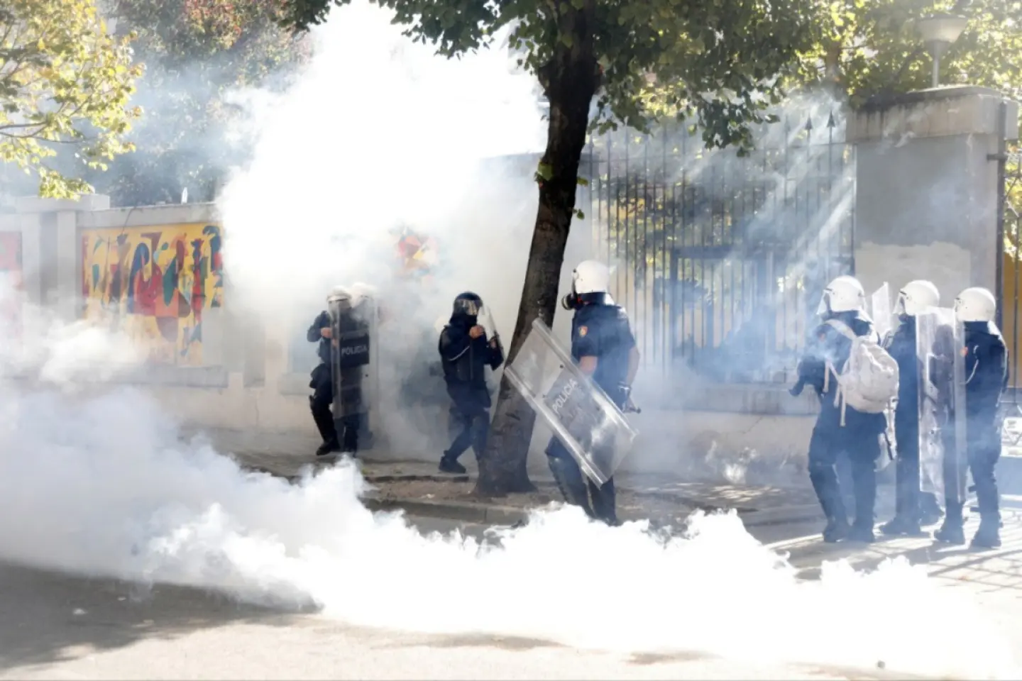 Fotografie ilustrativă pentru: Val masiv de proteste și confruntări violente în mai multe țări europene pe fondul crizelor sociale