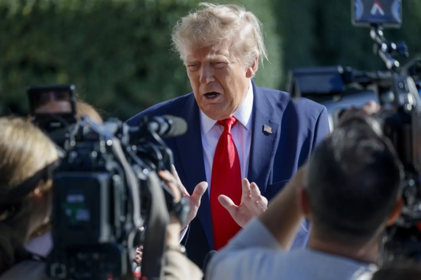 Trump anunță o posibilă întâlnire între Putin și Zelenski 