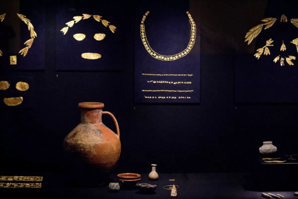Object Name: NETHERLANDS CRIMEA ARTS