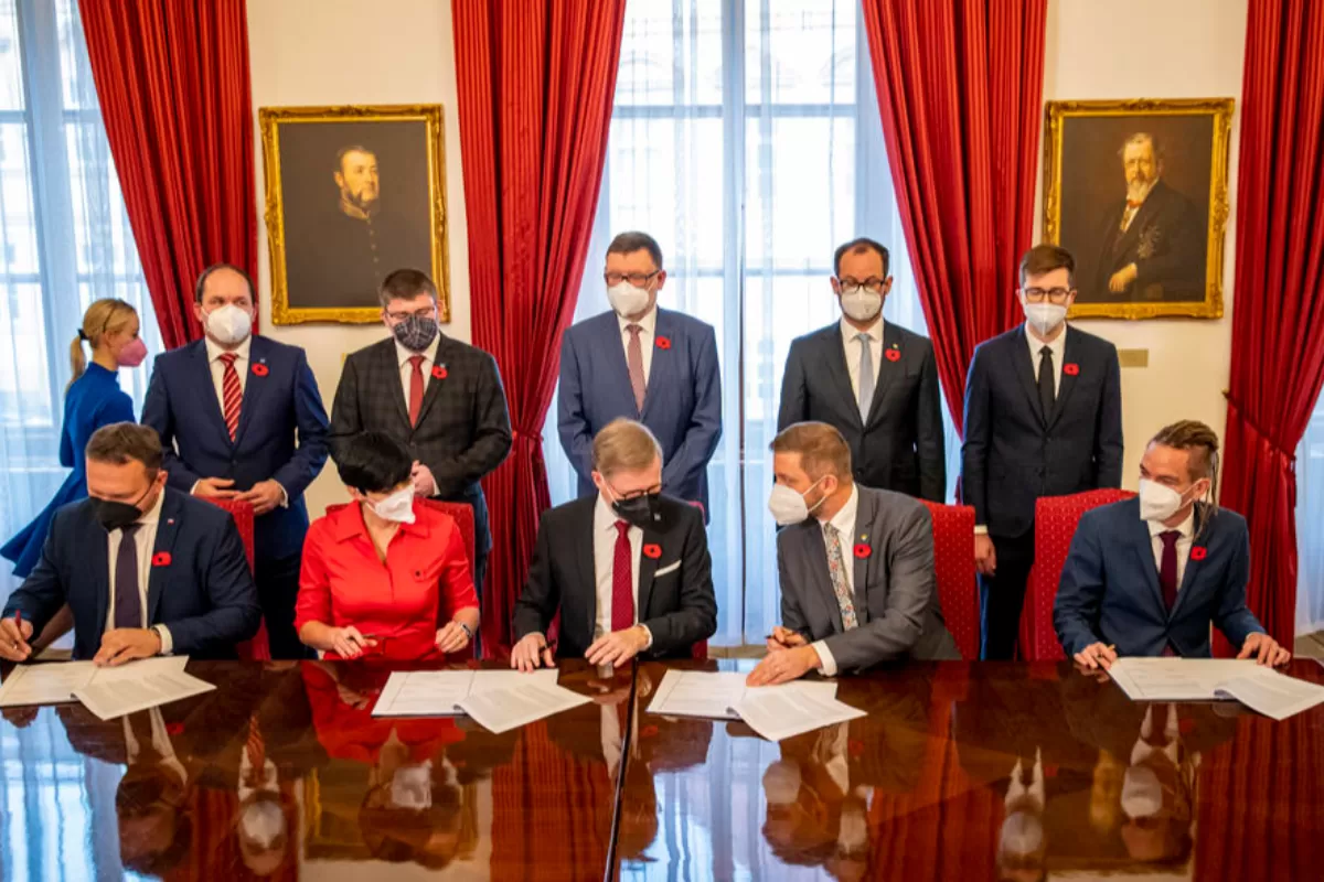 Cinci partide parlamentare din Cehia s-au pus, luni, de acord asupra principiilor de bază ale unui nou program guvernamental