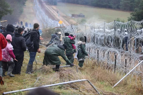 Occidentul e tot mai îngrijorat de criza migranților de la frontiera Poloniei cu Belarusul