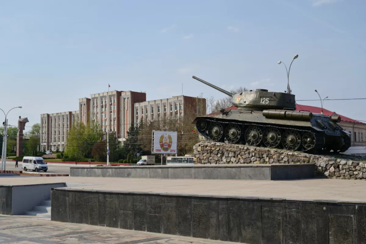 Transnistria: cu binecuvântarea Moscovei, omul Sheriffului rămâne la butoane