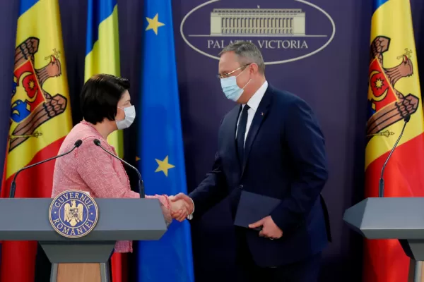 Moldova-Romania relations and the issue of the “gentle calf sucking from two cows”