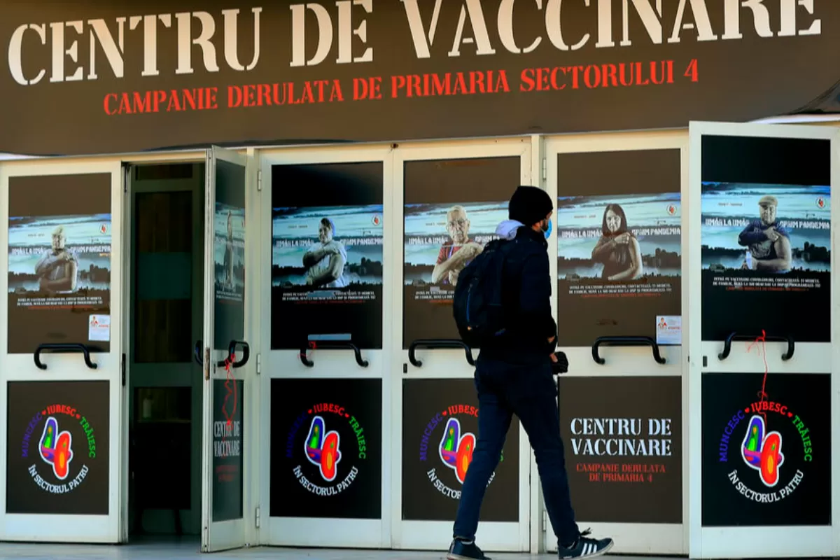 România: Procurorii anticorupție au reținut, din nou, cadre medicale care eliberau certificate verzi COVID-19 false