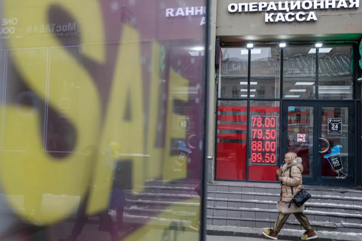 Object Name: RUSSIA UKRAINE CRISIS ECONOMY RUBLE