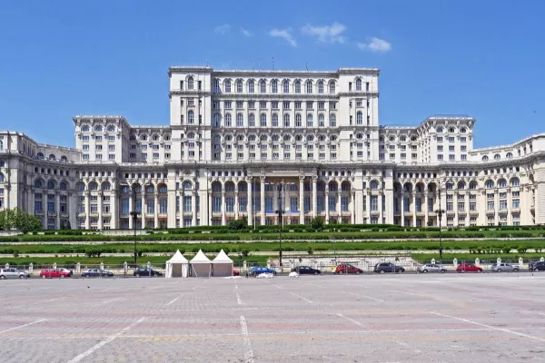 RĂZBOI ÎN UCRAINA: Parlamentul României pregăteşte o declaraţie politică de susţinere a integrităţii teritoriale, suveranităţii şi independenţei Ucrainei