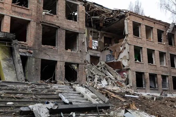 PROPAGANDĂ DE RĂZBOI:  Ucraina se pregătea să atace Donbassul și și-a mascat intențiile ascunzând militari în școli și spitale