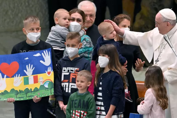 RĂZBOI ÎN UCRAINA: Papa Francisc cheamă la o încetare a focului de Paști