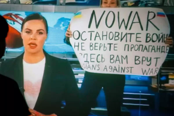 RĂZBOI ÎN UCRAINA: Jurnalista rusă anti-război Marina Ovsiannikova devine corespondentă a cotidianului german „Die Welt”