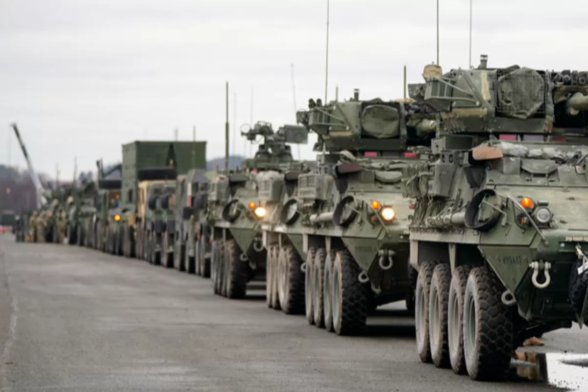 Vehicule de luptă ale Regimentului 2 de cavalerie al SUA de la baza aeriană din Vilseck, Germania, 09 februarie 2022.