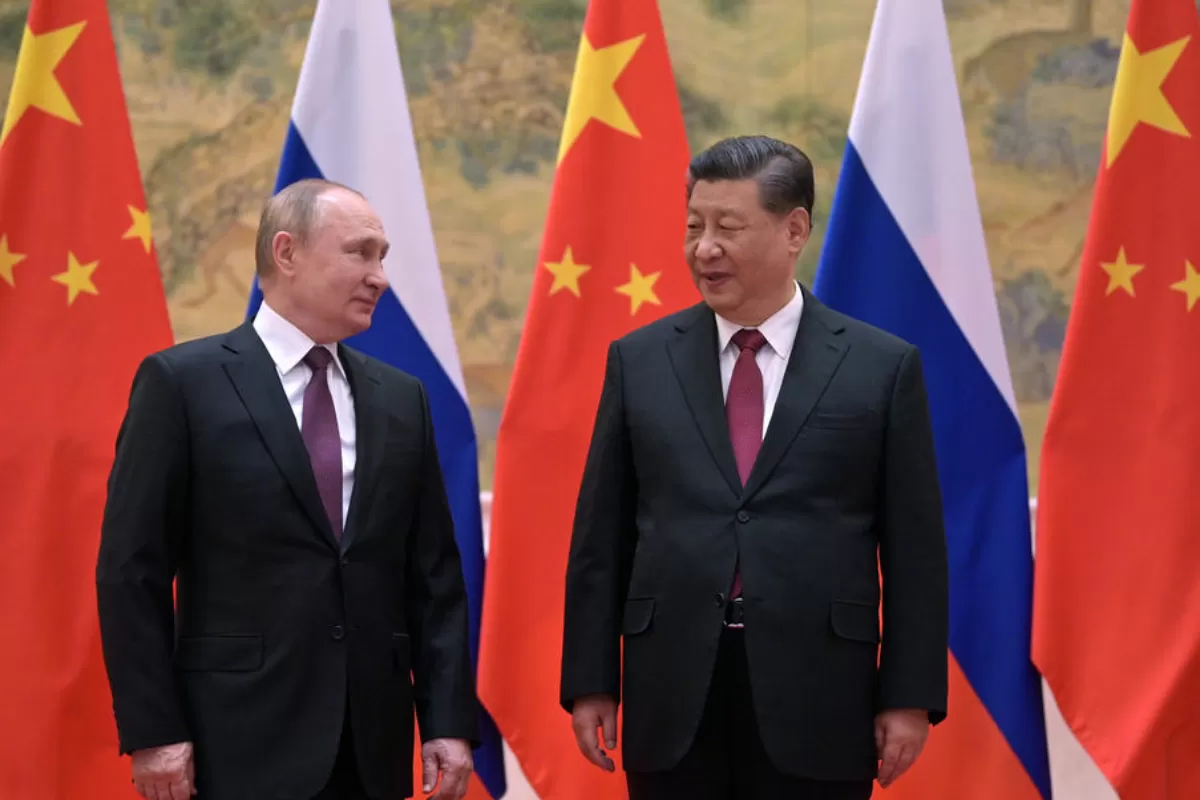 Russian President Vladimir Putin (L) and Chinese President Xi Jinping (R) pose for a picture during their meeting in Beijing, China, 04 February 2022.
