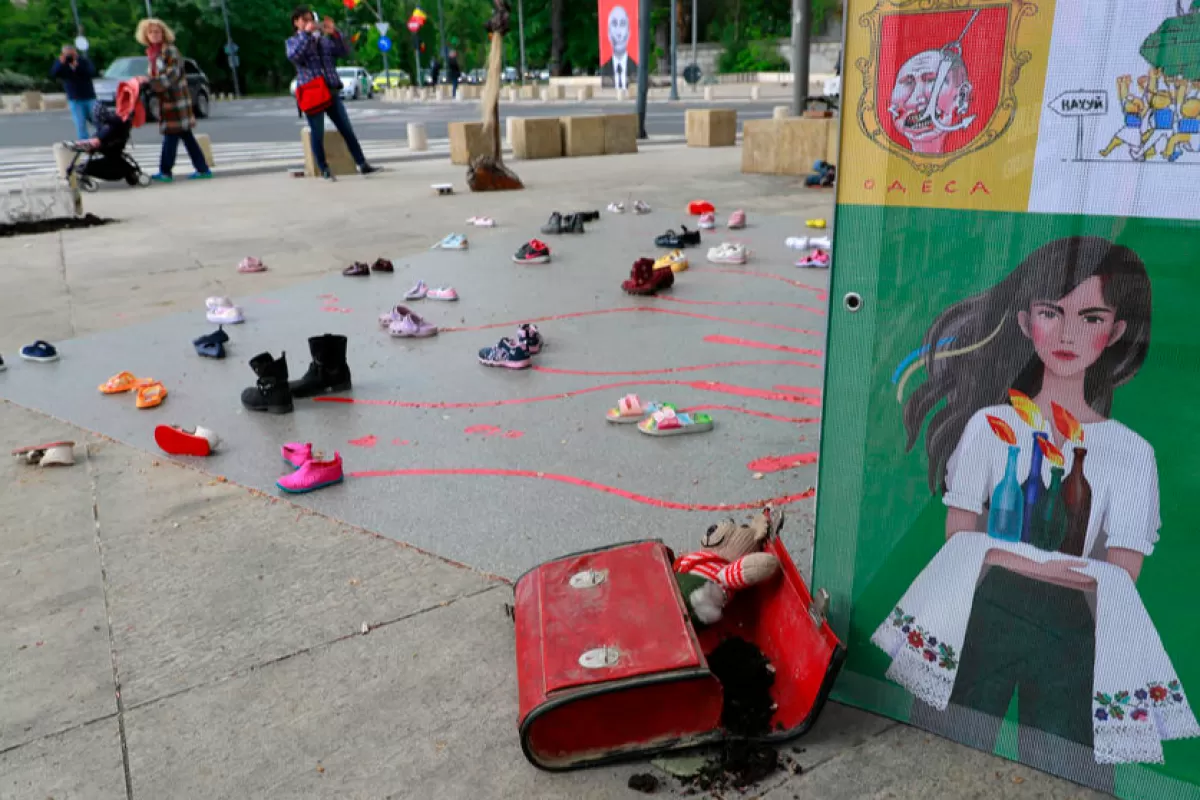 Object Name: ROMANIA UKRAINE RUSSIA CONFLICT ART