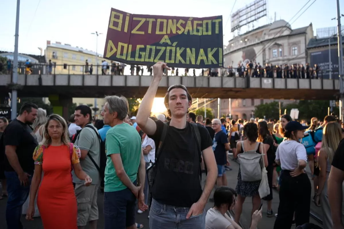 Object Name: HUNGARY PROTEST TAX