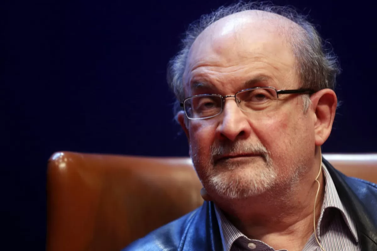 Object Name: (FILE) SPAIN PEOPLE SALMAN RUSHDIE