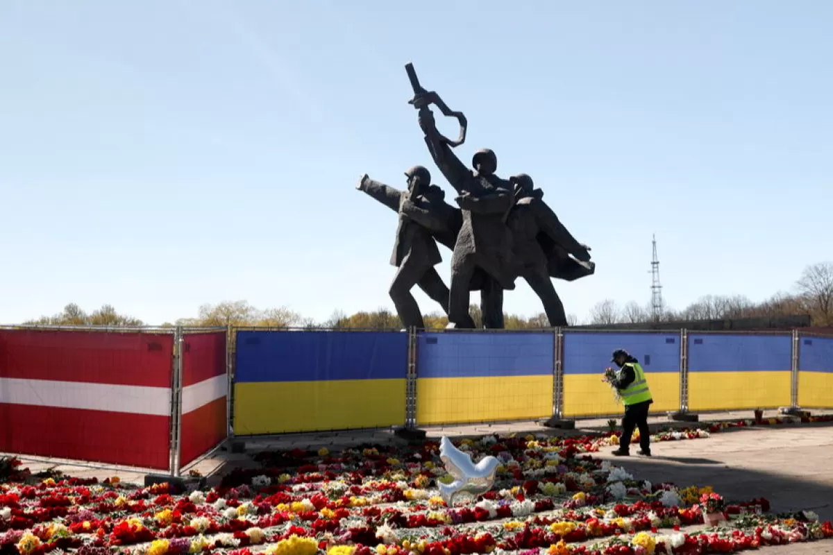 Object Name: LATVIA VICTORY DAY ANNIVERSARY
