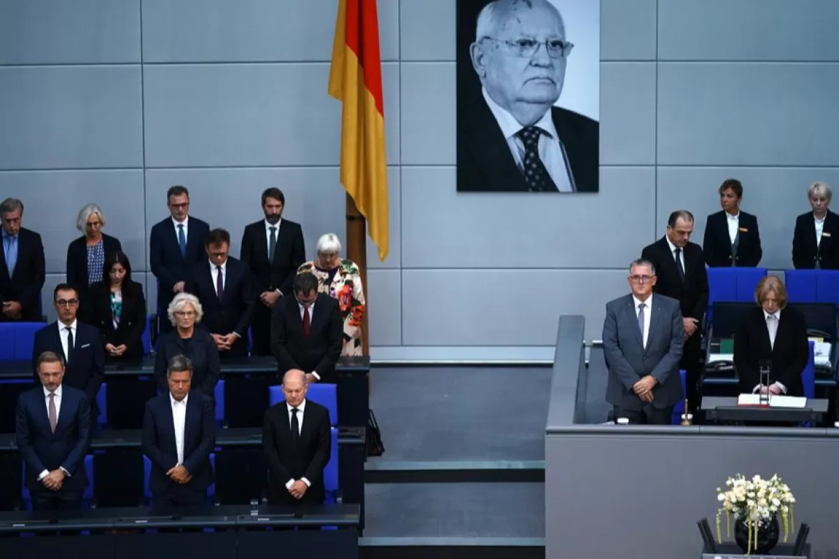 Object Name: epaselect GERMANY TRIBUTE GORBACHEV