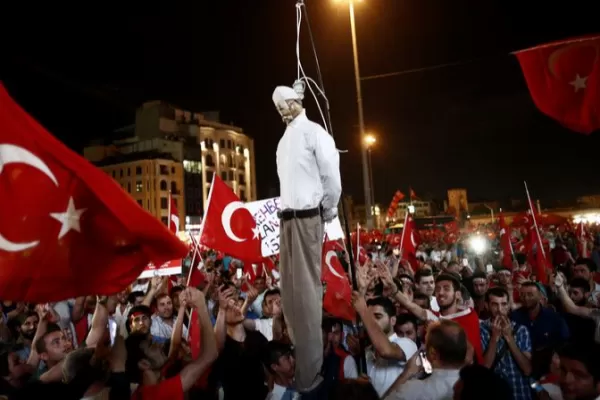 CEDO condamnă Turcia pentru arestarea unor magistraţi