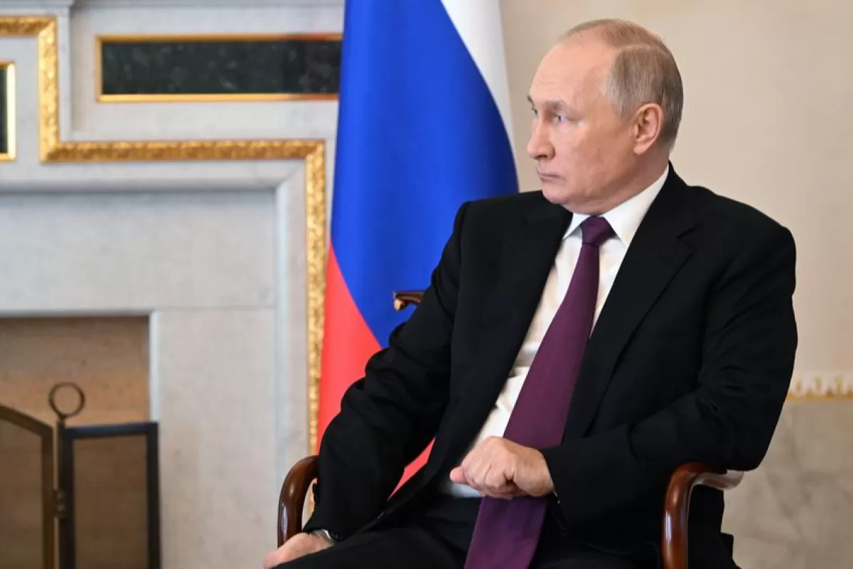 Președintele rus Vladimir Putin în timpul unei întâlniri cu președintele Emiratelor Arabe Unite, șeicul Mohamed bin Zayed Al Nahyan la Saint-Petersburg, Rusia, 11 octombrie 2022. Președintele Emiratelor Arabe Unite se află într-o vizită de lucru în Rusia.