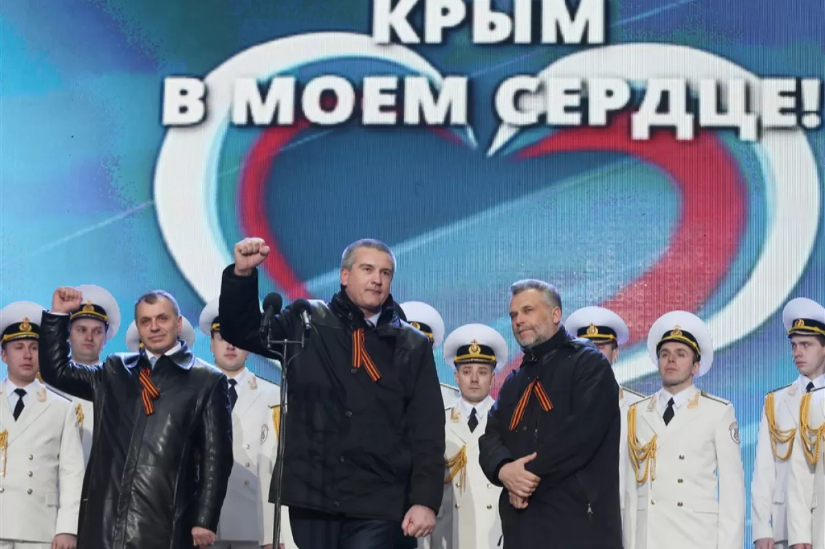 Vladimir Putin rallies on Red Square