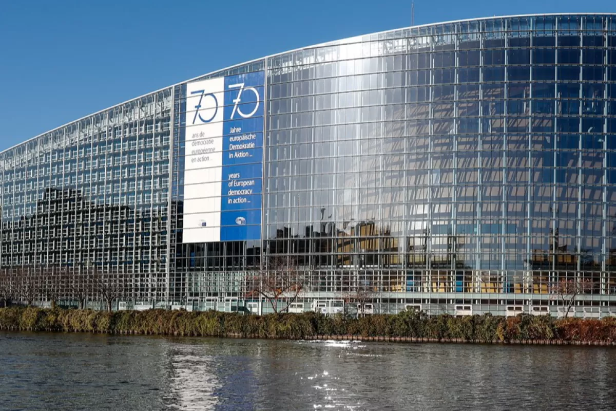 O vedere generală a clădirii Parlamentului European din Strasbourg, Franța, 23 noiembrie 2022.