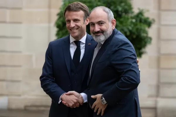 Azerbaidjanul refuză să negocieze cu Armenia în prezența președintele francez, Emmanuel Macron
