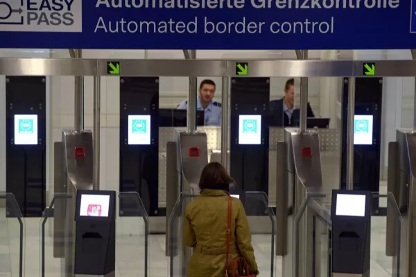 Uniunea Europeană introduce de anul viitor un nou sistem de control la frontiere