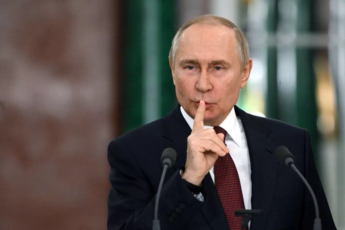 Vladimir Putin attends work of the State Council