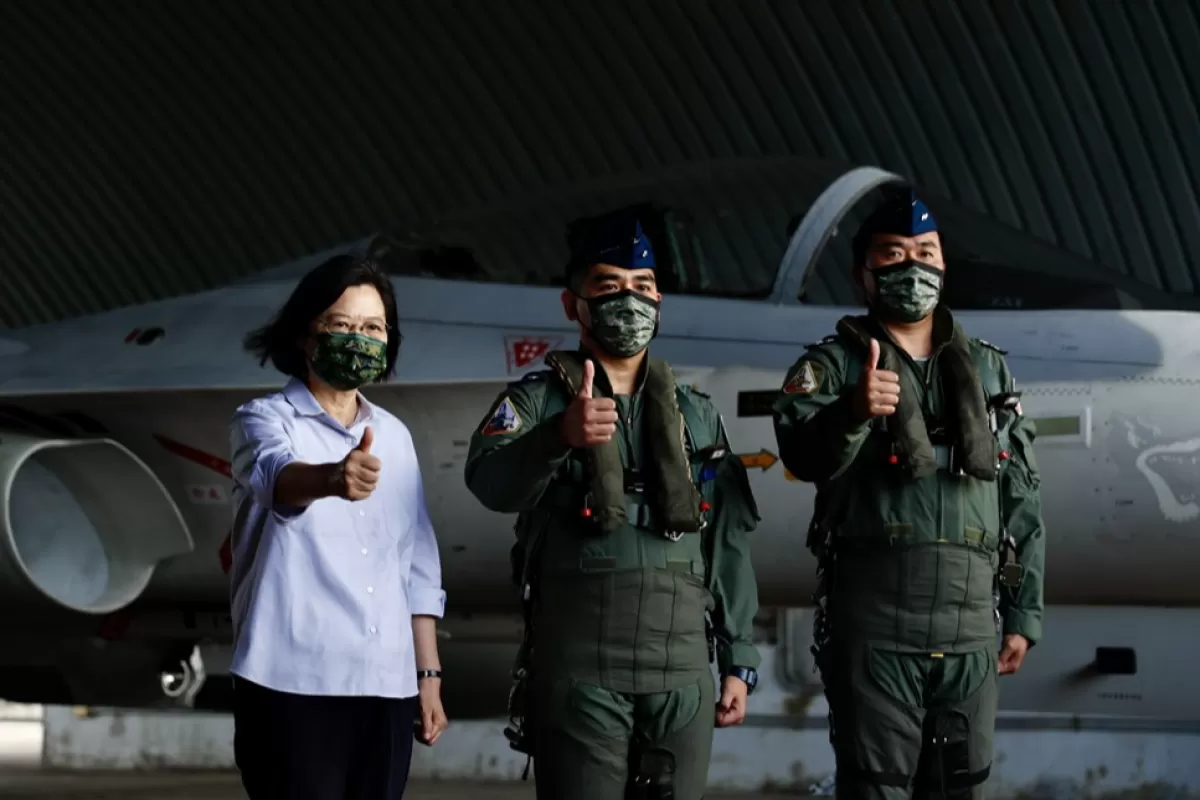 Taiwan's president visits soldiers in Penghu island
