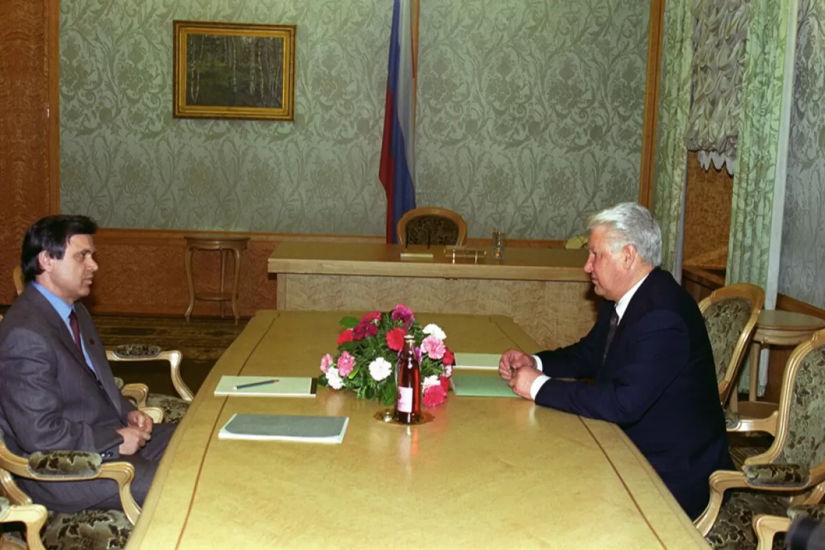 Russian President Boris Yeltsin meets with the Parliament Speaker Ruslan Khasbulatov