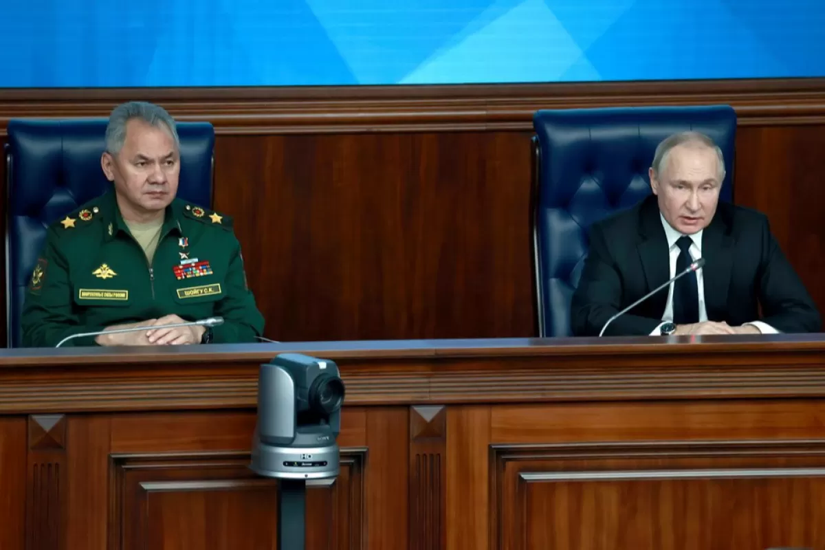 Vladimir Putin attends Russian Defence Ministry Board