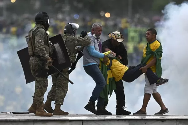 Comunitatea internațională condamnă violențele din Brazilia
