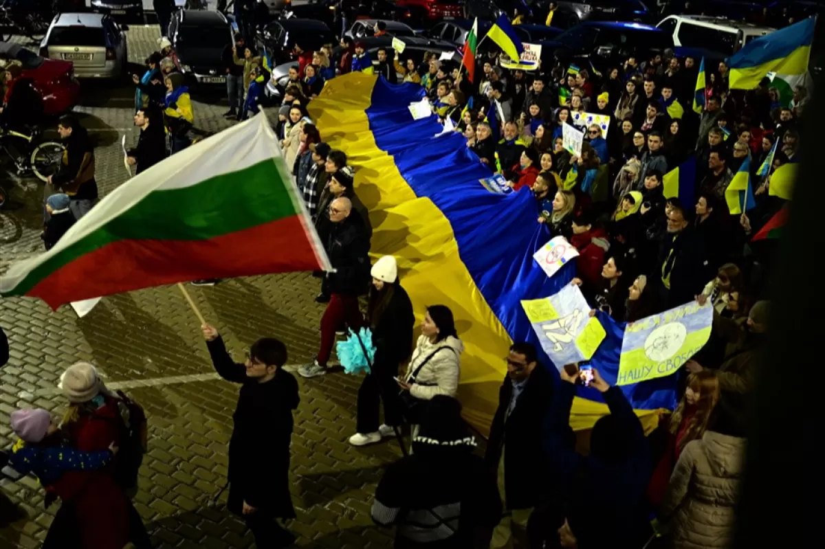 People demonstrate during a march in support of sovereign Ukraine in Sofia, Bulgaria, 24 March 2022.