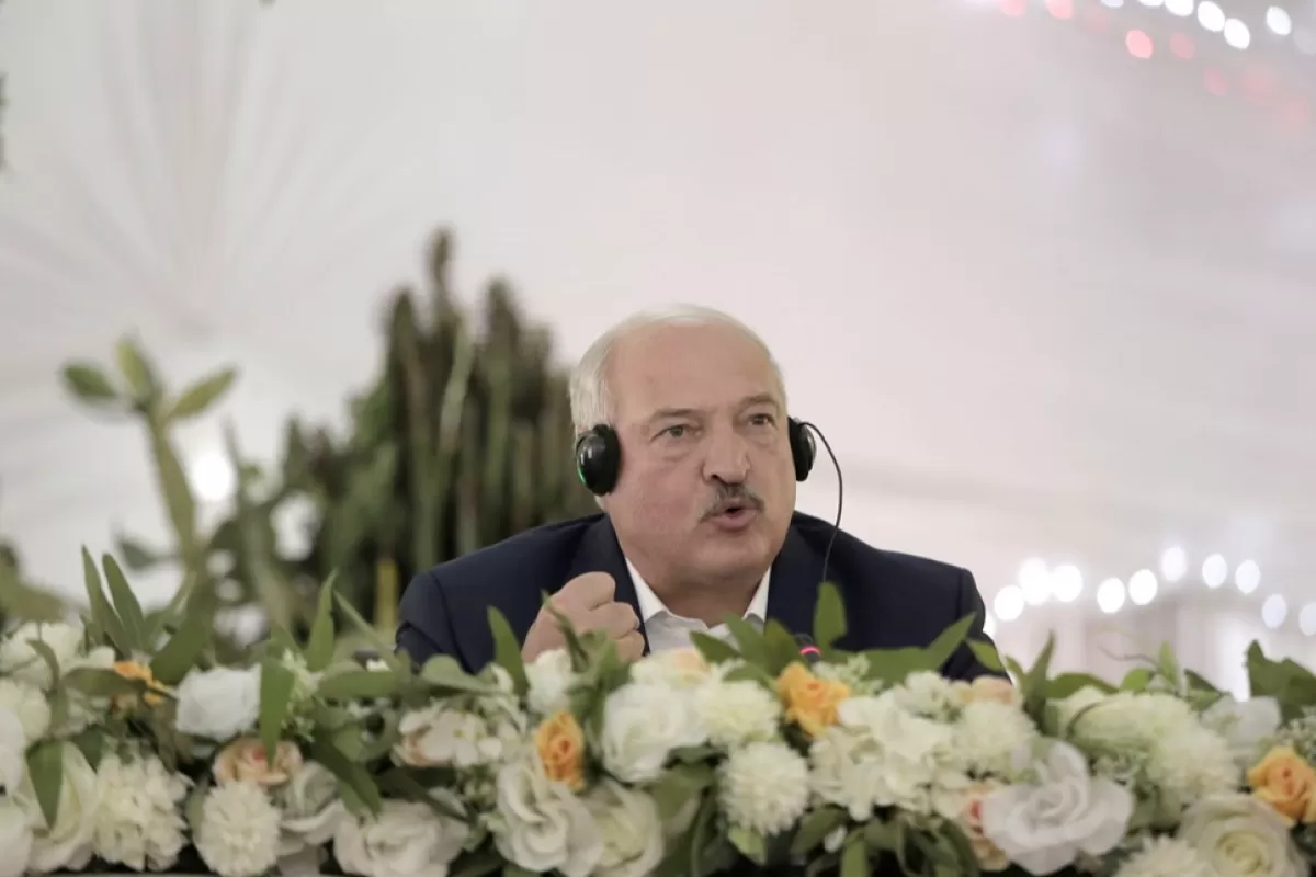 Belarusian President Alexander Lukashenko visits Zimbabwe