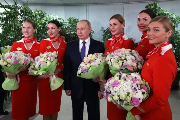 Președintele rus, Vladimir Putin, le-a elogiat, de 8 martie, pe femeile care „își îndeplinesc datoria”