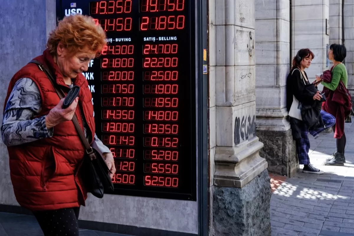 Turkish Lira hits a record low against US Dollar