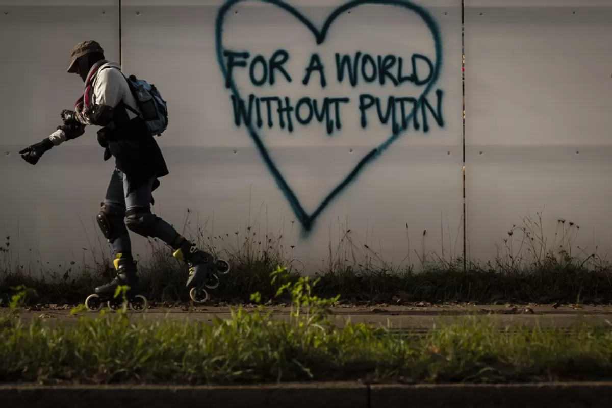 Anti war graffitti in Zurich