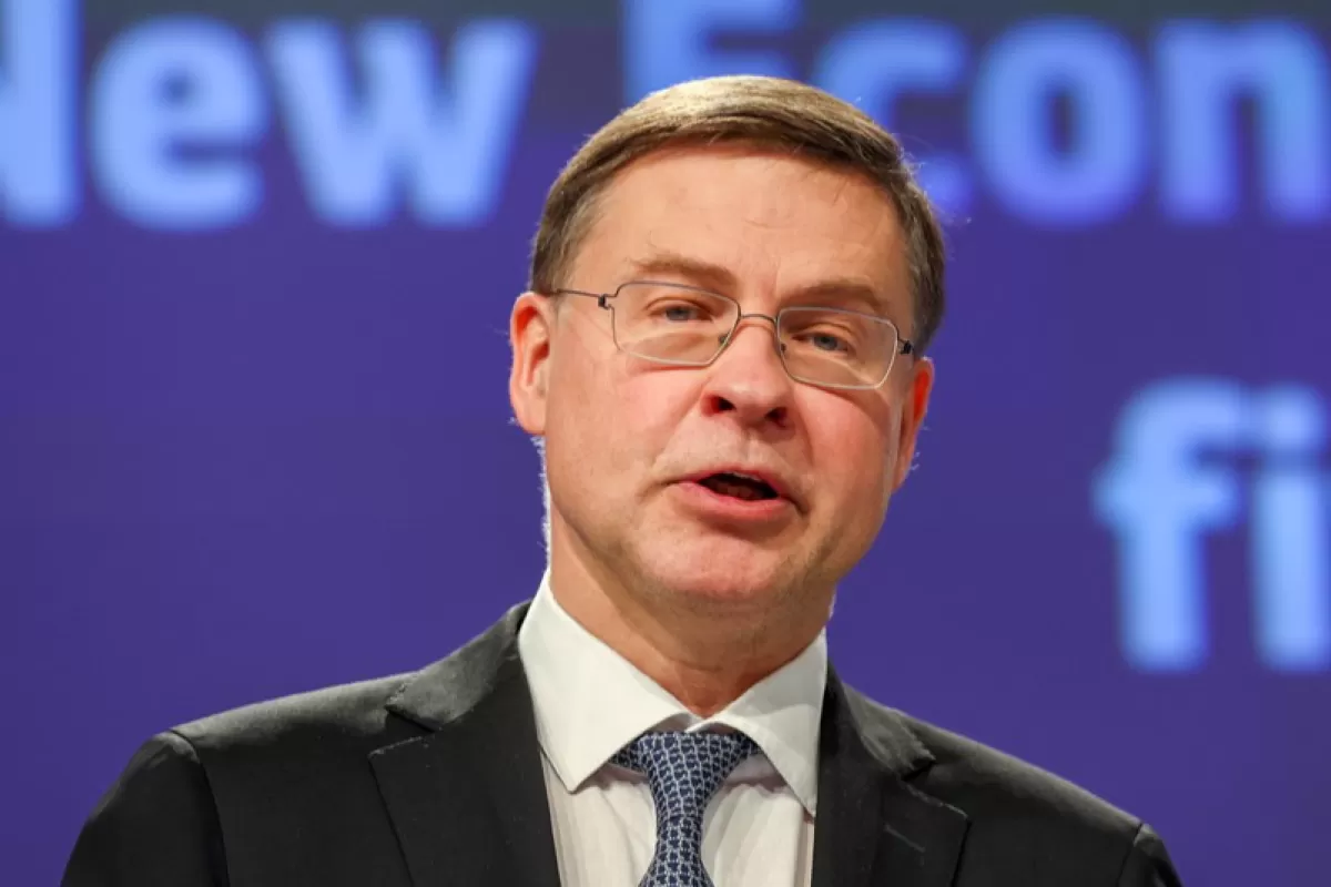 Valdis Dombrovskis, vicepreședintele executiv al Comisiei Europene, participă la o conferință de presă după reuniunea săptămânală a colegiului Comisiei Europene de la Bruxelles, Belgia, 26 aprilie 2023. Comisia prezintă pe 26 aprilie revizuirea cadrului de guvernanță economică al UE.