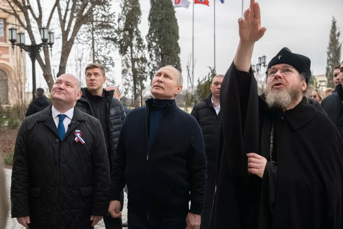 Russian President Putin visits Crimea on ninth anniversary of Russia's annexation
