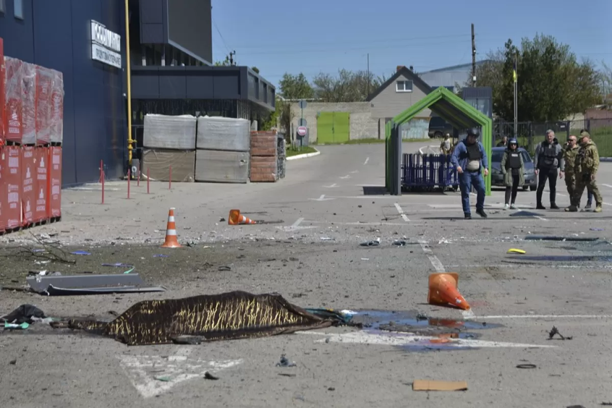 New Russian strikes hit Kherson