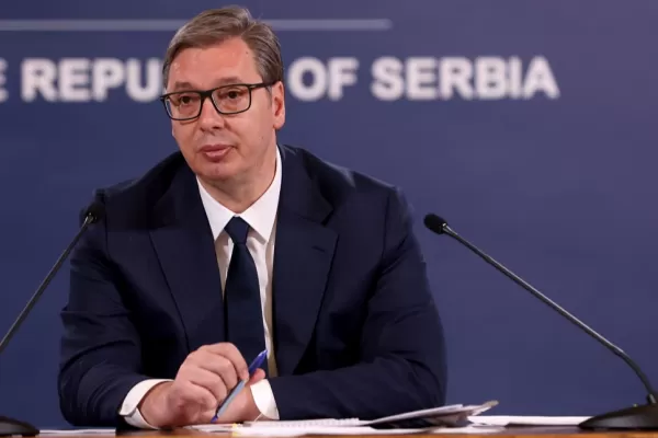 Președintele sârb, Aleksandar Vucic, ordonă recuperarea armelor de foc de la cetățeni