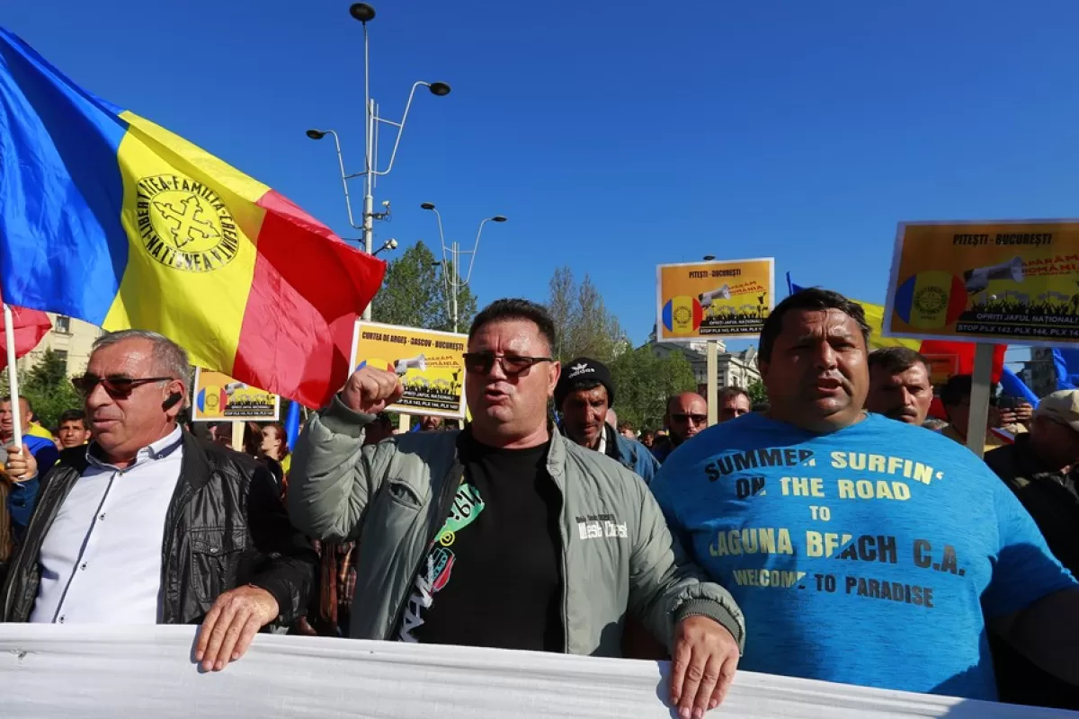 Romanian opposition party stages protest against the government