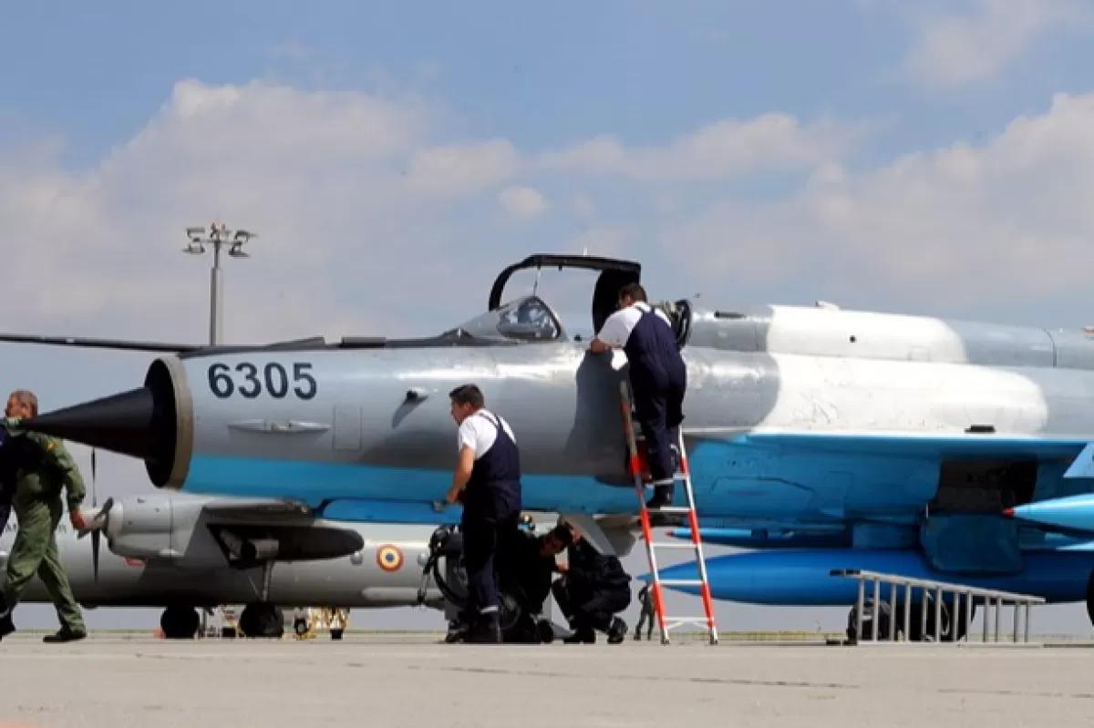 Romanian MIG-21 takes off from Erfurt Airport