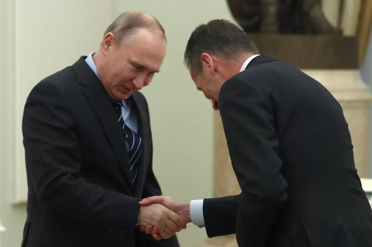 Russian President Vladimir Putin and Volkswagen AG CEO Herbert Diess at Kremlin