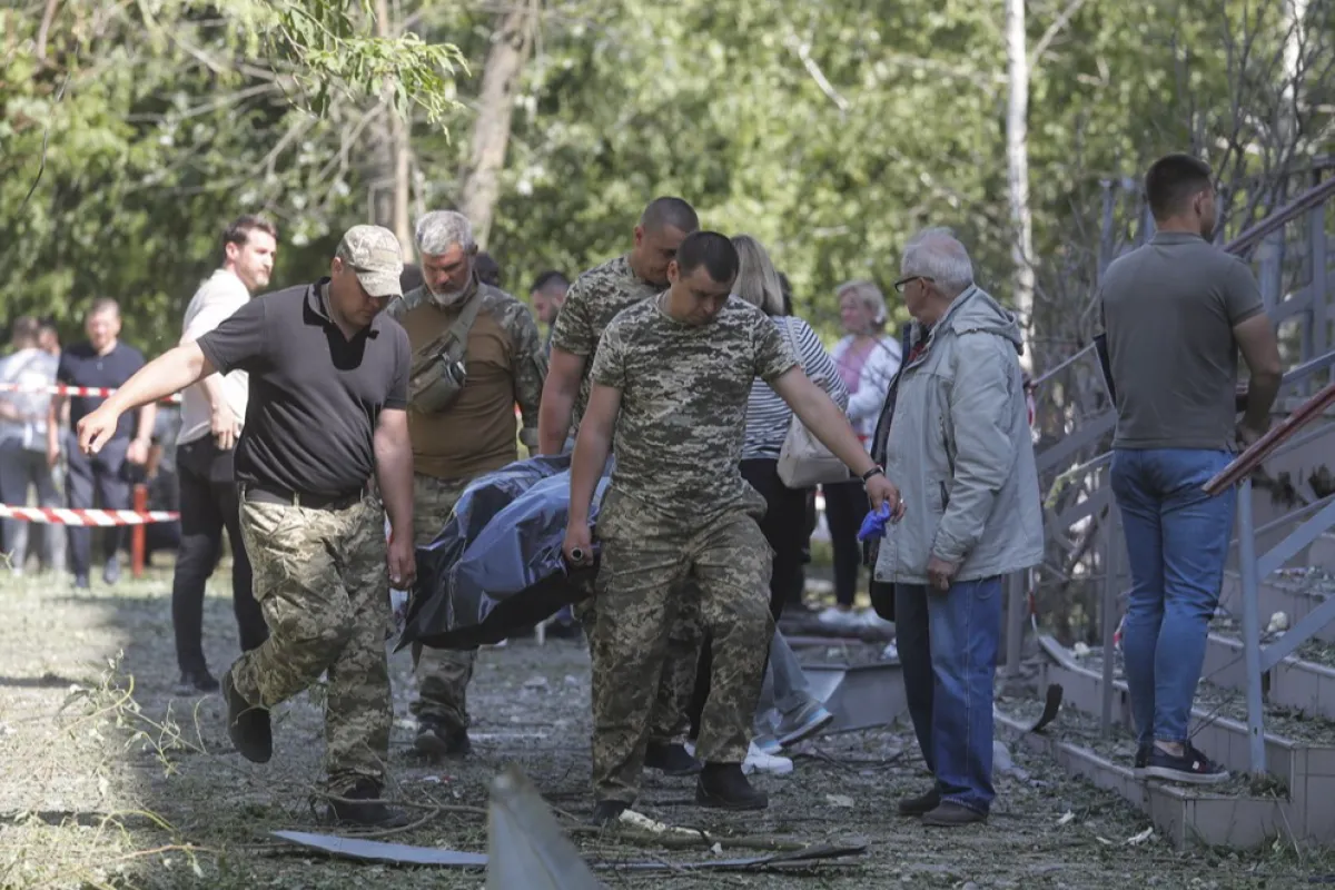 At least three people killed in overnight missile attack on Kyiv