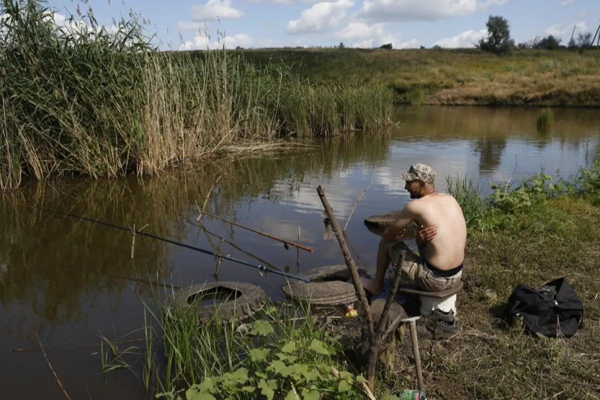 Ukrainian forces near the frontline city of Bakhmut, eastern Ukraine
