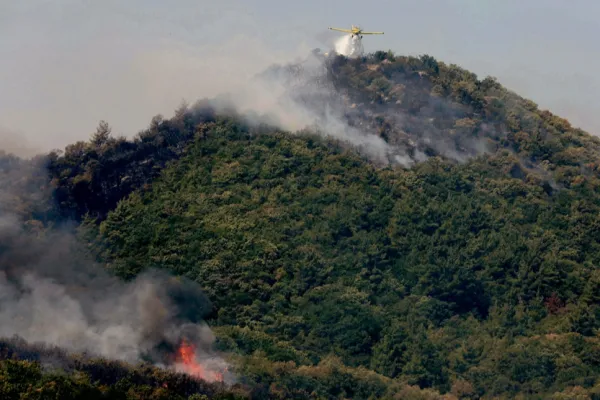 Pompierii români vor ajuta, din nou, la stingerea incendiilor de vegetație din Grecia