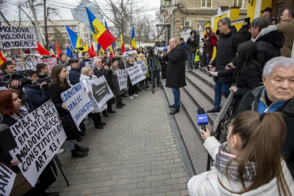 Un liceu din Odesa a înlocuit în programă „limba moldovenească” cu „limba română”