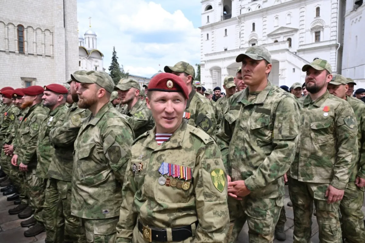 President Putin addressing members of Russia's security services