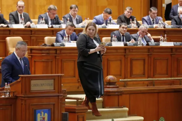 Deputaţii au respins proiectele iniţiate de Diana Şoşoacă privind unirea cu Republica Moldova și anexarea unor teritorii din Ucraina